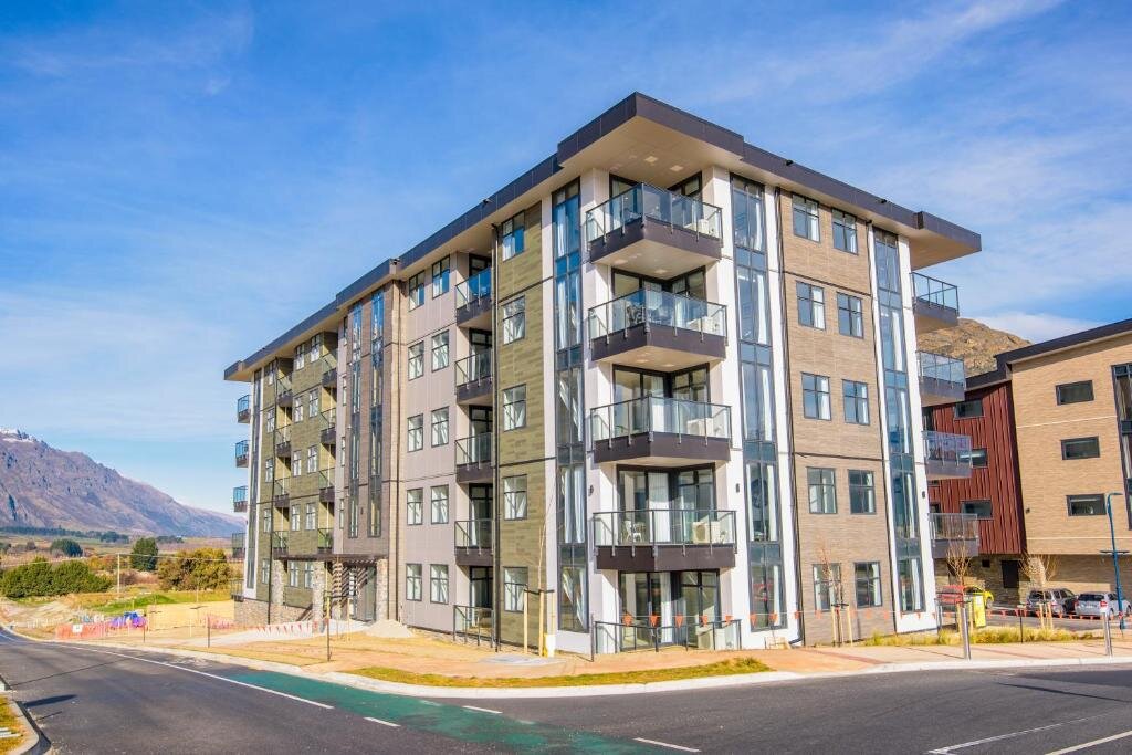 Remarkables Garden Apartment 305 — 4-Star Luxury Hotel in Queenstown, New Zealand