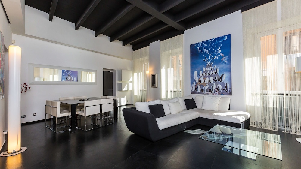 Rental In Rome Cosmopolitan Hi tech Luxury Apartment — 4-Star Luxury Hotel in Rome, Italy