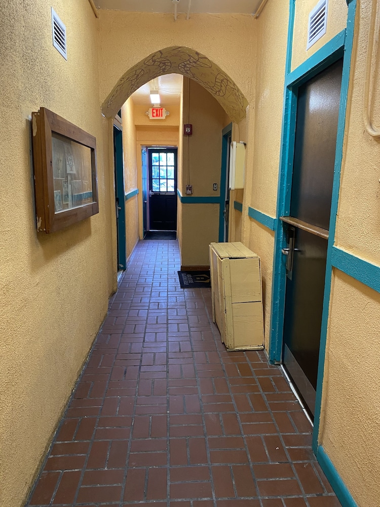 Hoosville Hostel - photo 15