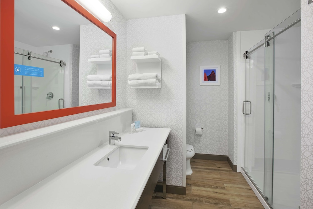 Hampton Inn & Suites Grandville Grand Rapids South - photo 16