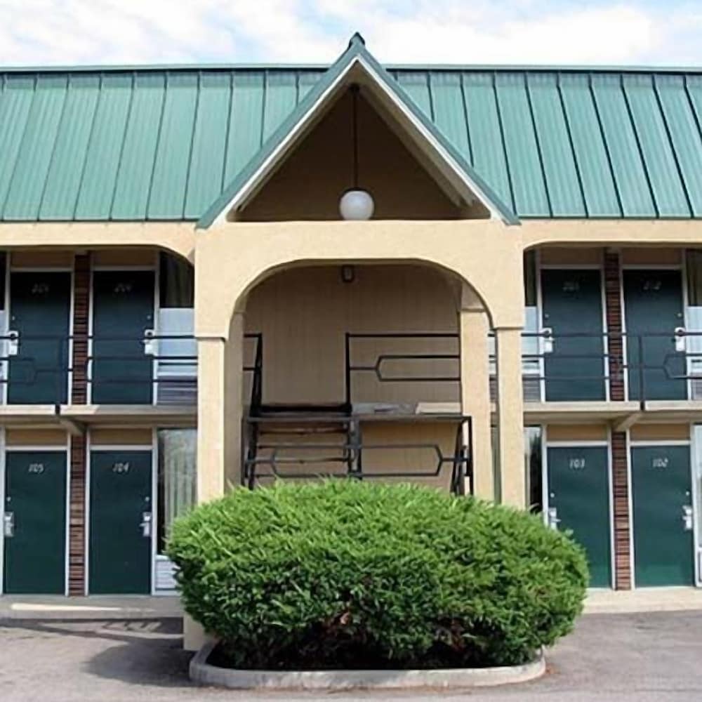 Mariann Travel Inn Scottsburg - photo 14