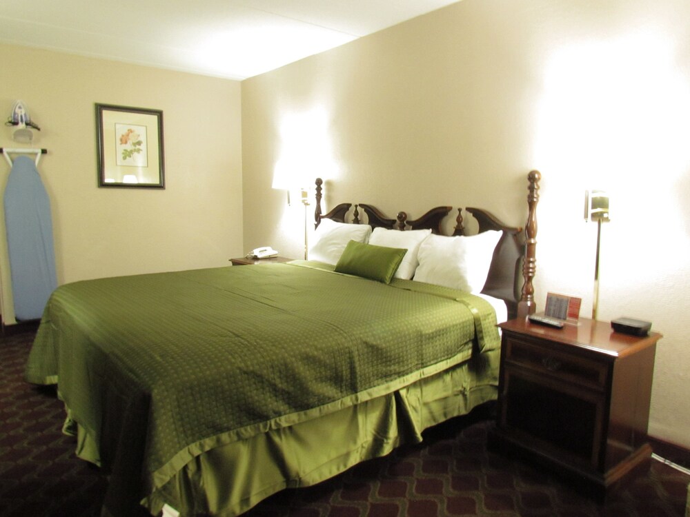 USA Inn and Suites Springfield Ohio - photo 11