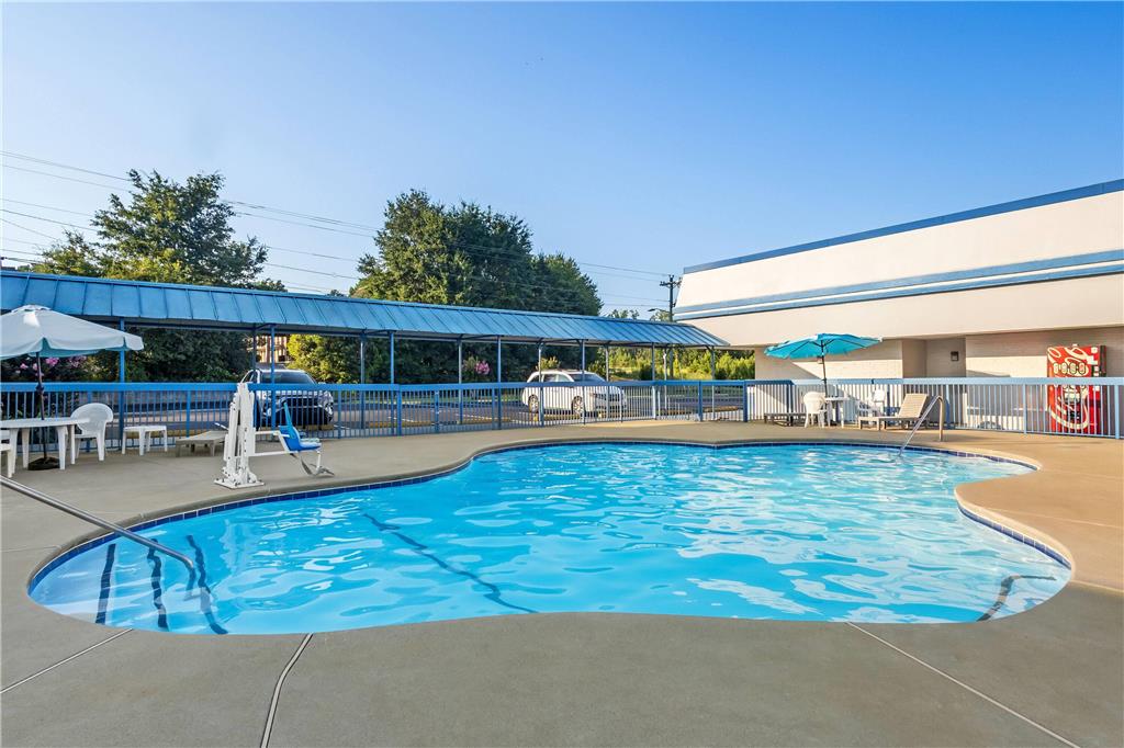 Super 8 by Wyndham Commerce - photo 11