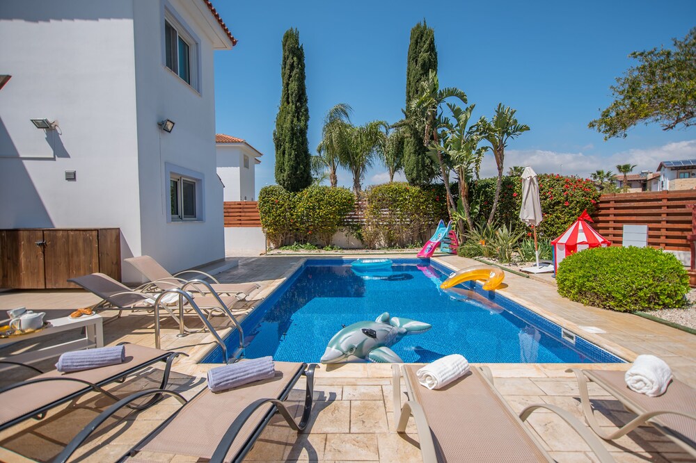 Yolanda Holiday Villa