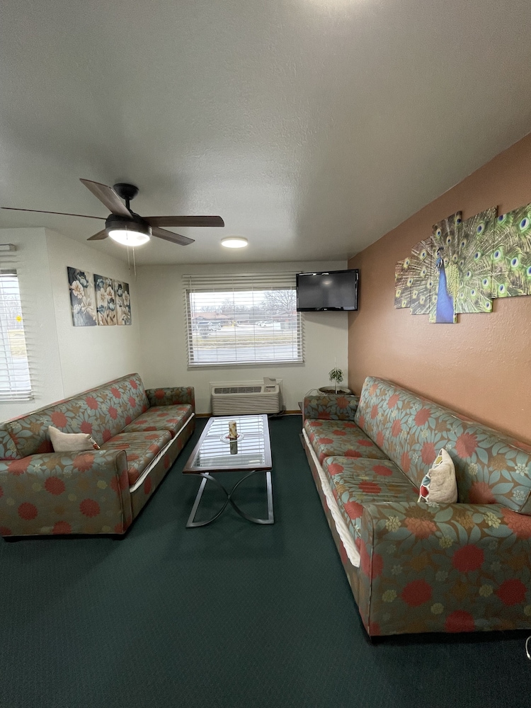 Sallisaw Inn - photo 22