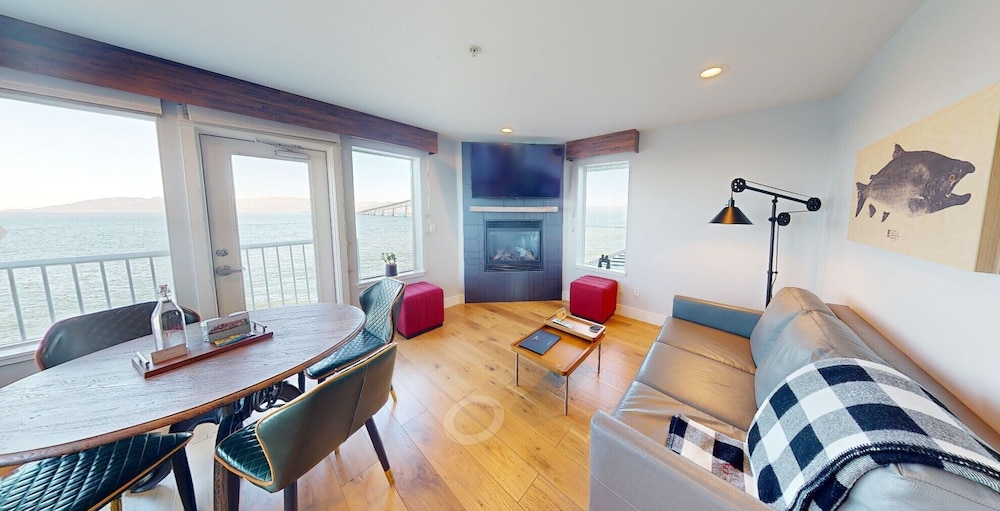 Cannery Pier Hotel & Spa - photo 56