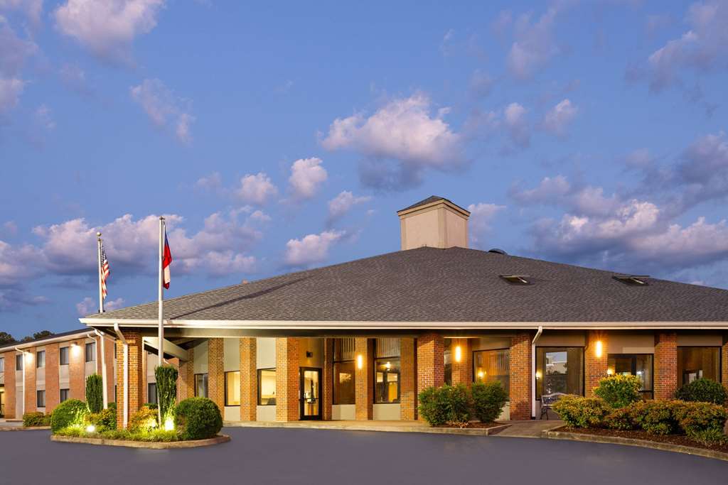 Baymont by Wyndham LaGrange - photo 8
