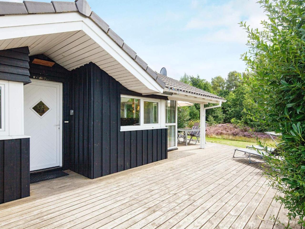 6 person holiday home in GROEMITZ — 4-Star Luxury Hotel in Gromitz, Germany