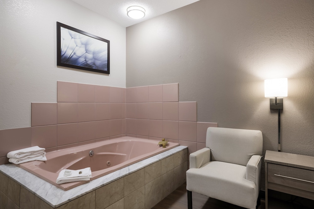 Red Roof Inn Weedsport - photo 26
