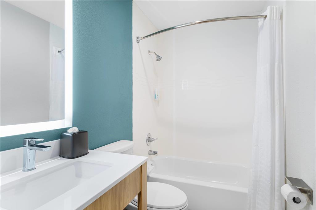 Quality Inn & Suites - photo 18