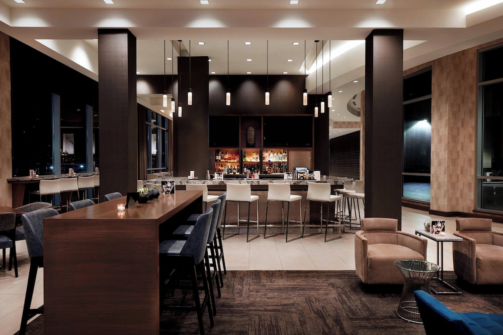 AC Hotel by Marriott Cincinnati at The Banks - photo 49
