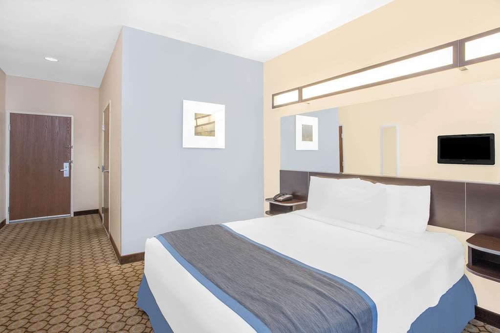 Microtel Inn & Suites by Wyndham San Angelo - photo 10
