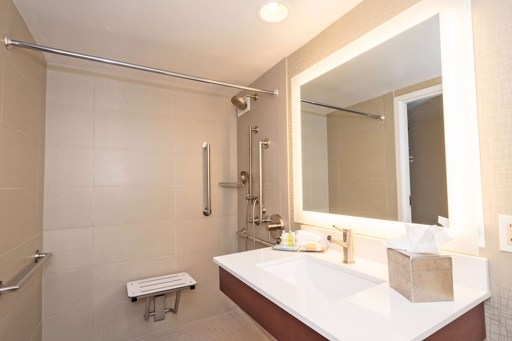 Doubletree Suites by Hilton at The Battery Atlanta - photo 26