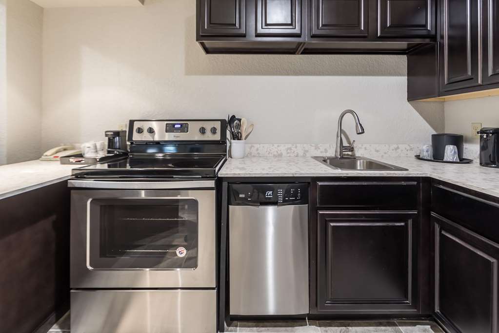 Best Western Plus Sebastian Hotel & Suites - photo 18