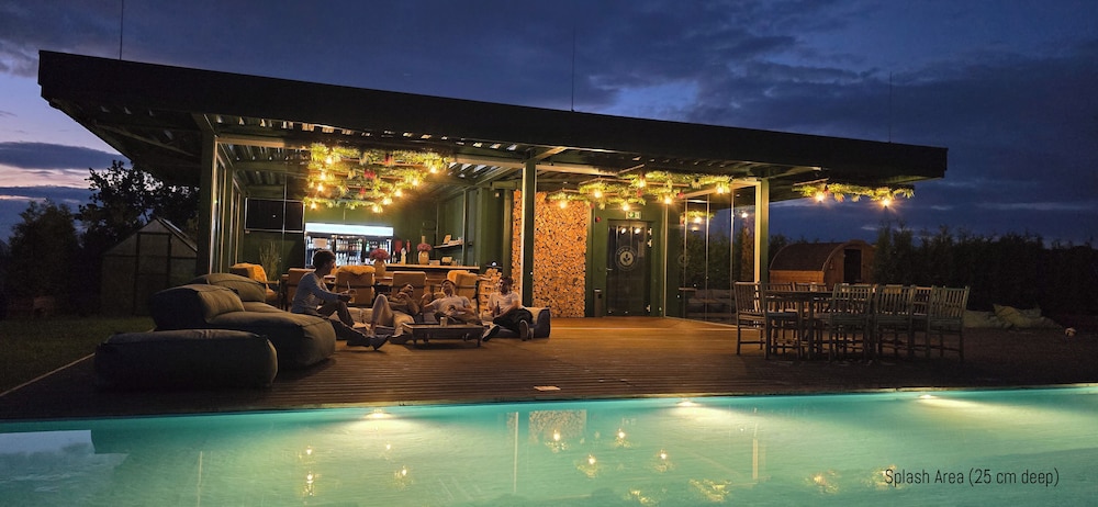 PHIL & MAX Hotel & Apartments Messe in Laatzen, Germany