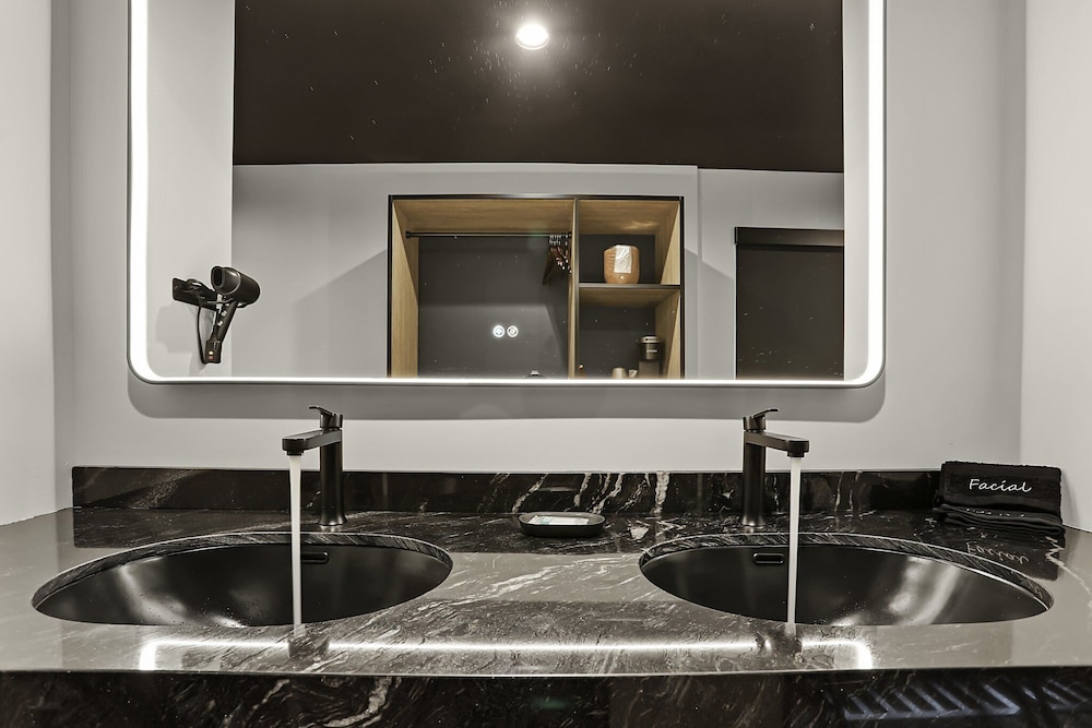 The Hermann Motel - photo 25