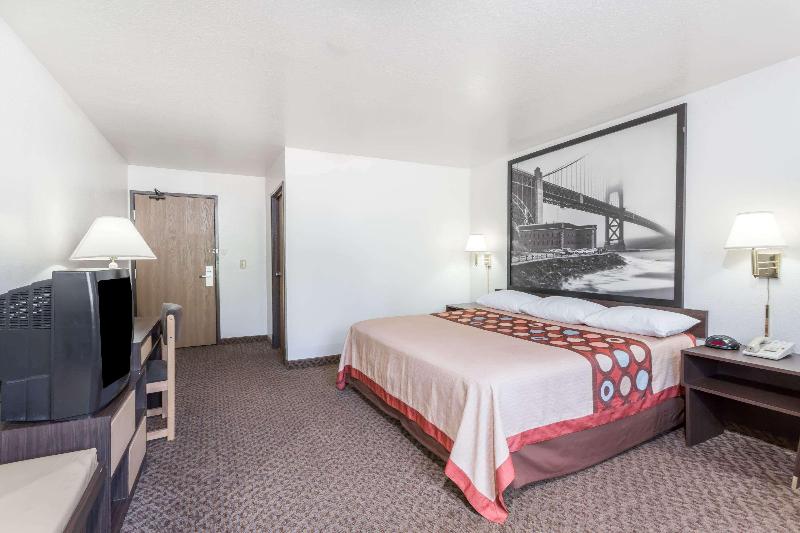 Super 8 by Wyndham Prince Frederick - photo 10