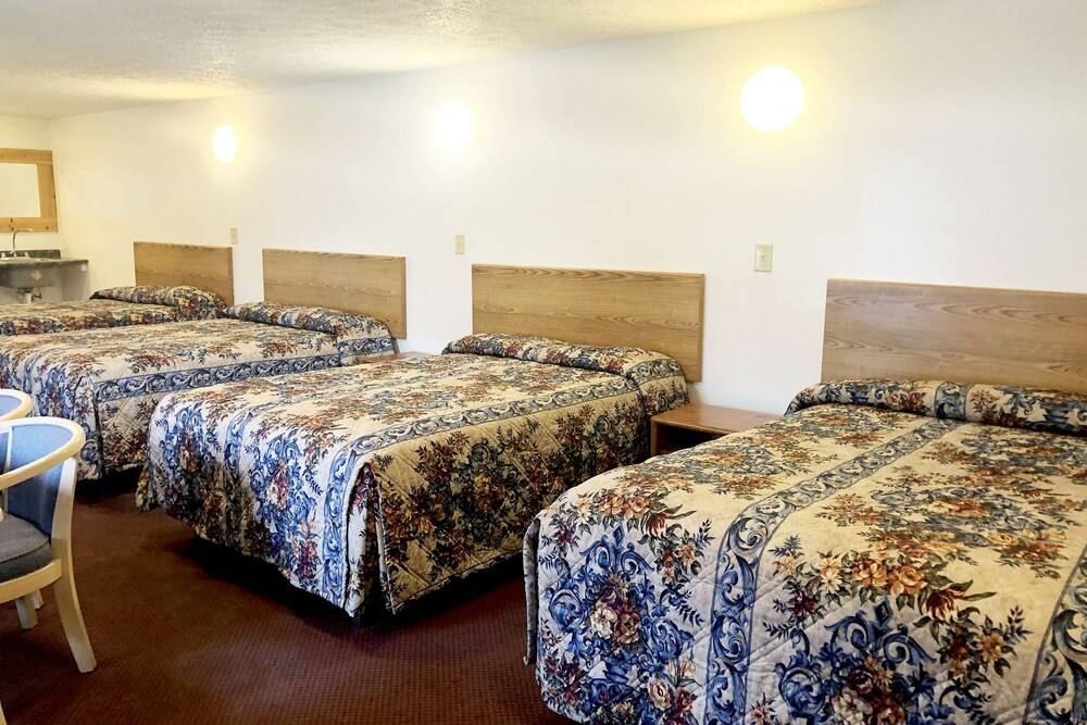 OYO Hotel Starlite Seneca Falls - photo 5