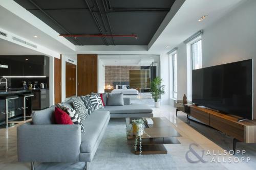 Limestone House 1BR Apartment Allsopp&Allsopp — 4-Star Luxury Hotel in Dubai, United Arab Emirates