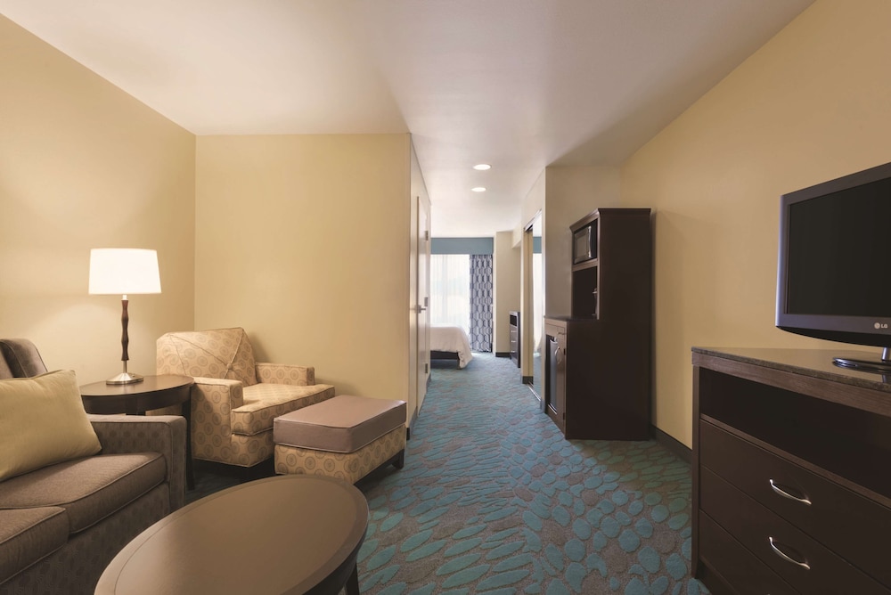 Hilton Garden Inn Fargo - photo 31