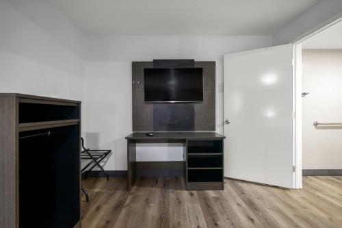 Southern Suites Carrollton - photo 10