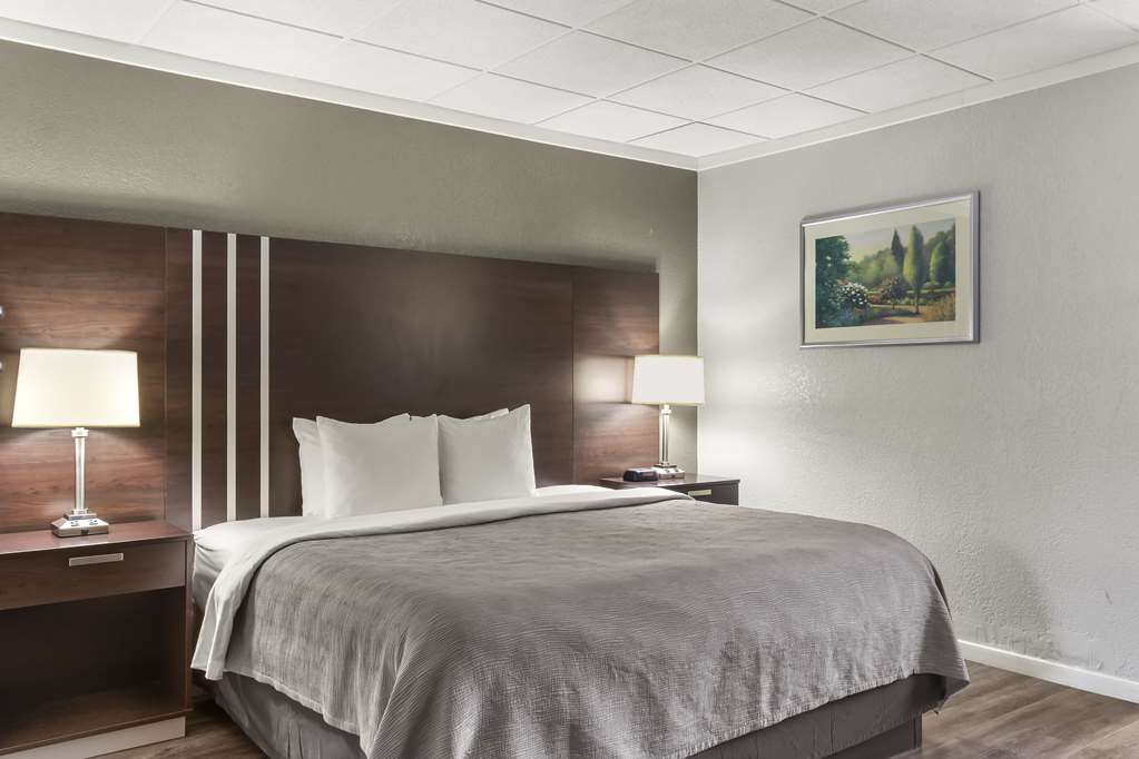Quality Inn & Suites Green Bay Downtown - photo 11