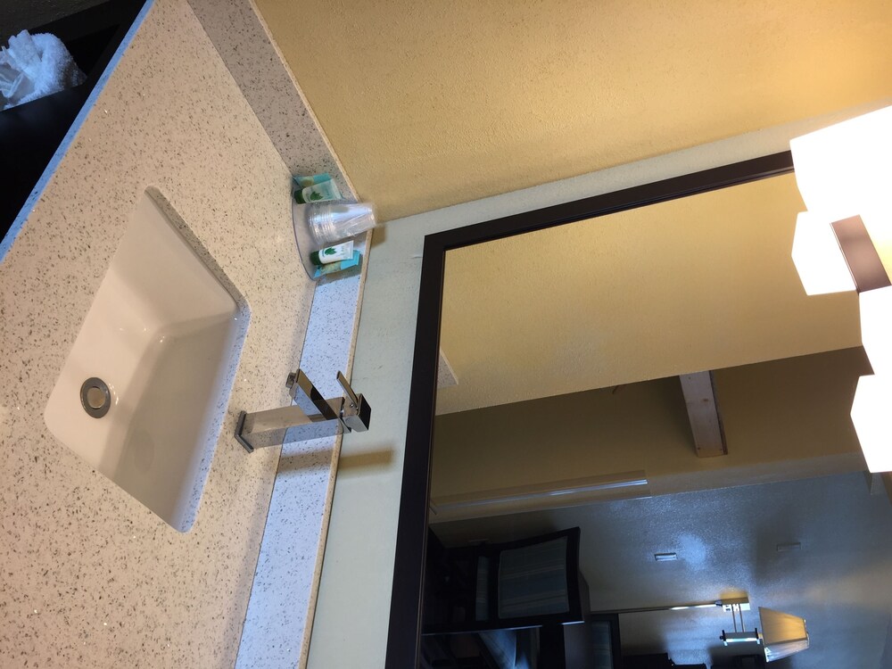 Blu Atlantic Oceanfront Hotel & Suites - photo 25