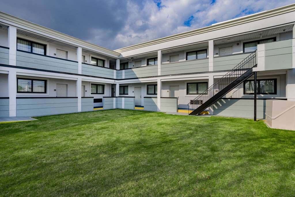 Super 8 by Wyndham Lindenhurst - photo 28