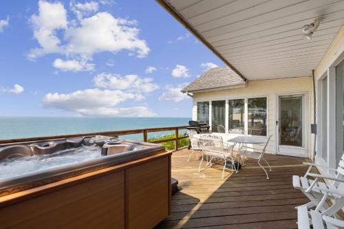 Lake Michigan Getaway by Juniper Holiday Home — 4-Star Luxury Hotel in New Buffalo, United States