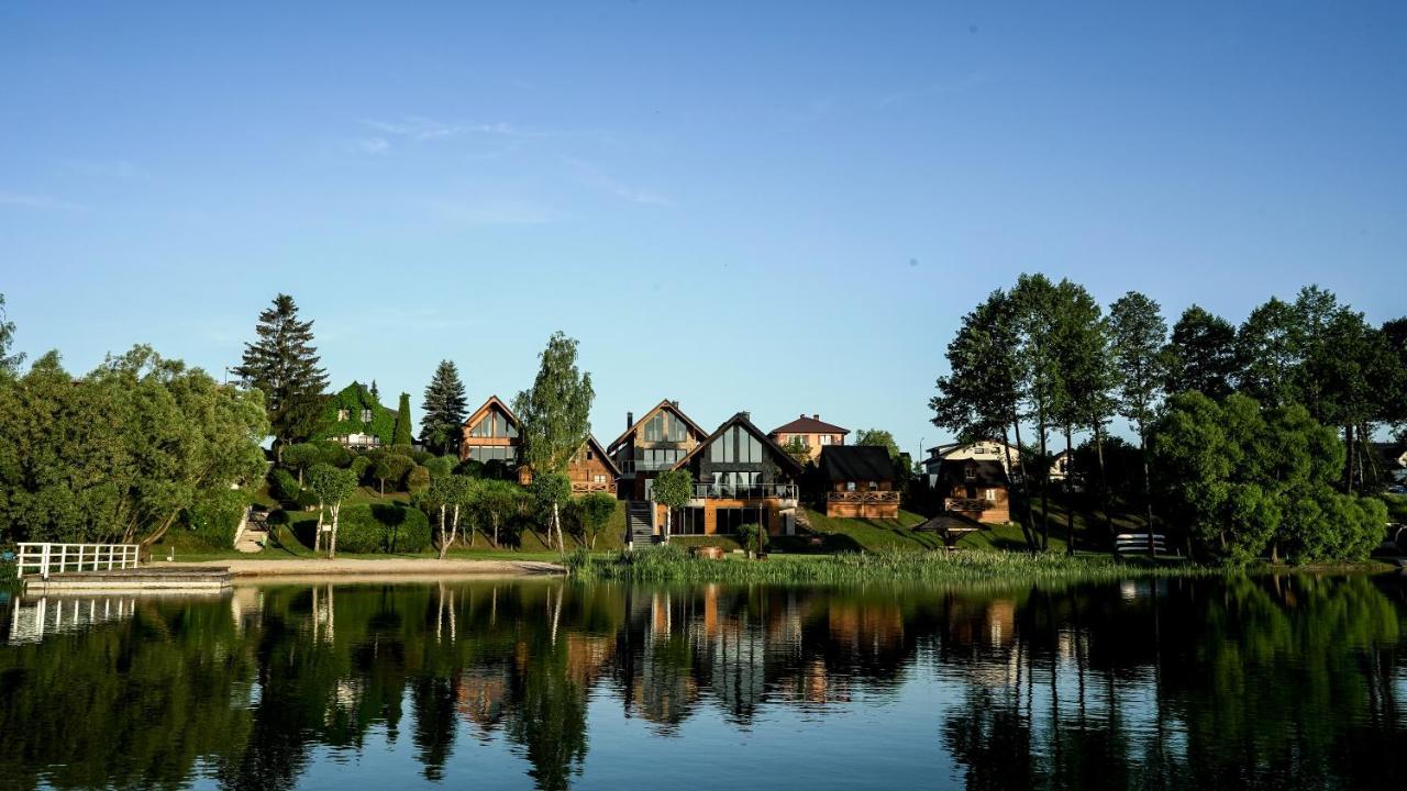 Klimatyczny domek nad brzegiem jeziora — 4-Star Luxury Hotel in Stezyca, Poland