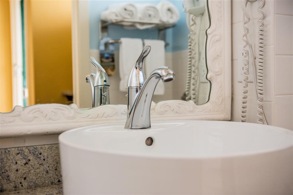 Best Western Plus Yacht Harbor Inn - photo 16