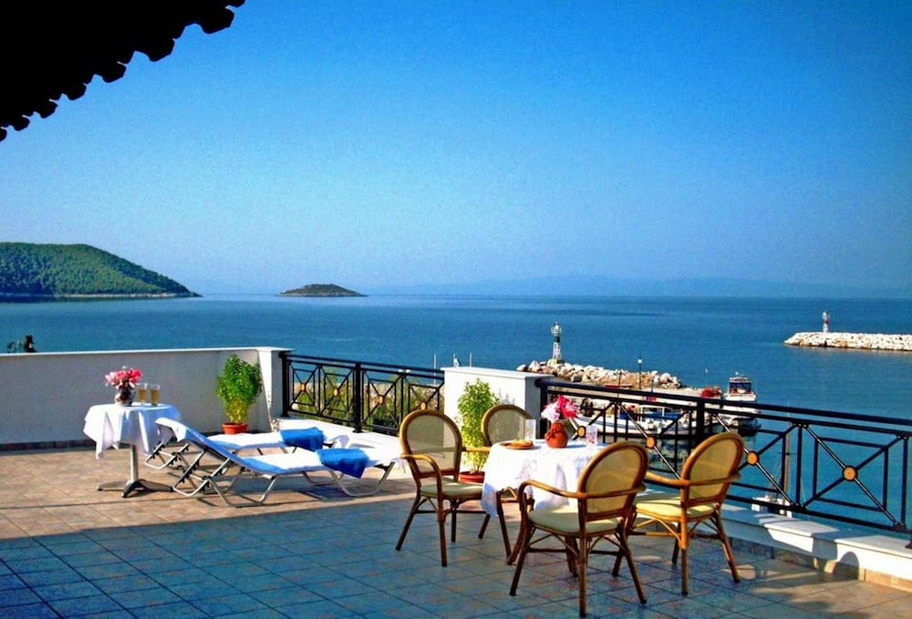 Anna Maria Vanessa Apartments — 4-Star Luxury Hotel in Skopelos, Greece
