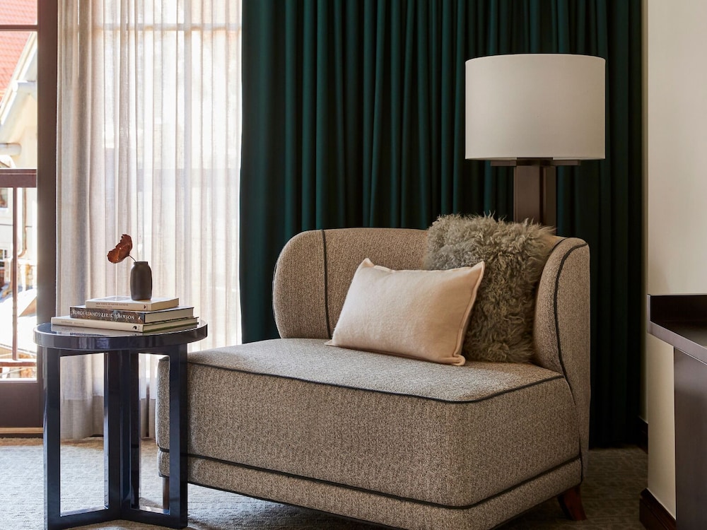 Madeline Hotel & Residences Auberge Collection - photo 43