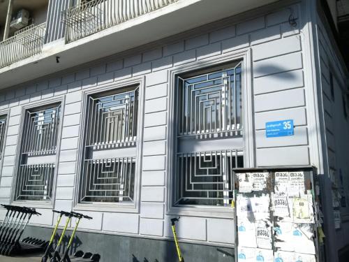 One room apartment near metro DELISI