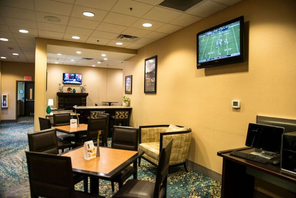 Wyndham Grand Executive Center Little Rock Airport - photo 26