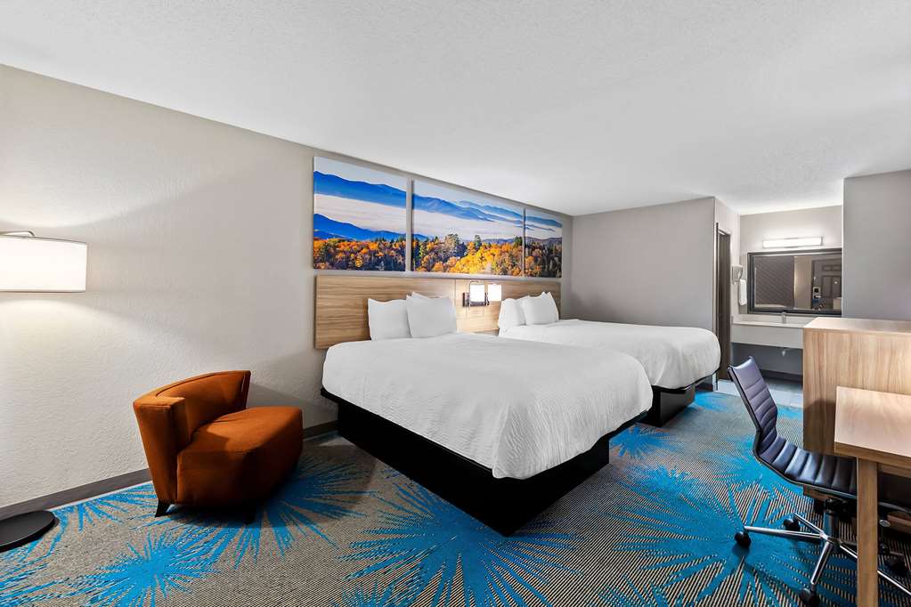 Days Inn by Wyndham Brownsville - photo 23
