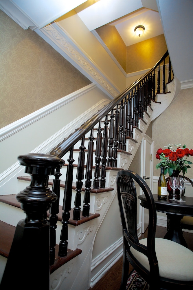 Guesthouse At Norwalk Inn 7031655 — Norwalk