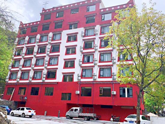 Lunzhoucang Hotel — hotel in Jinchuan