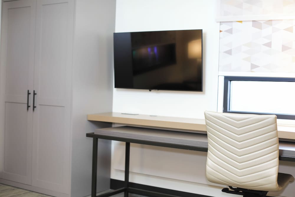 Holiday Inn & Suites St. Cloud by IHG - photo 15