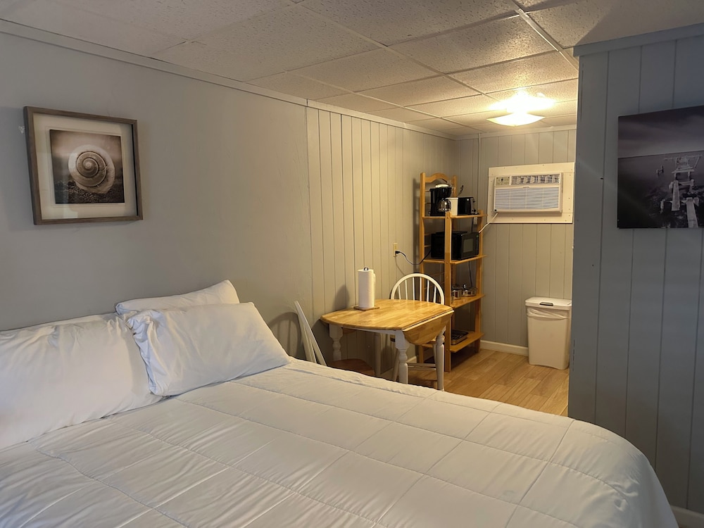 Vineyard Harbor Motel Private Beach - photo 301