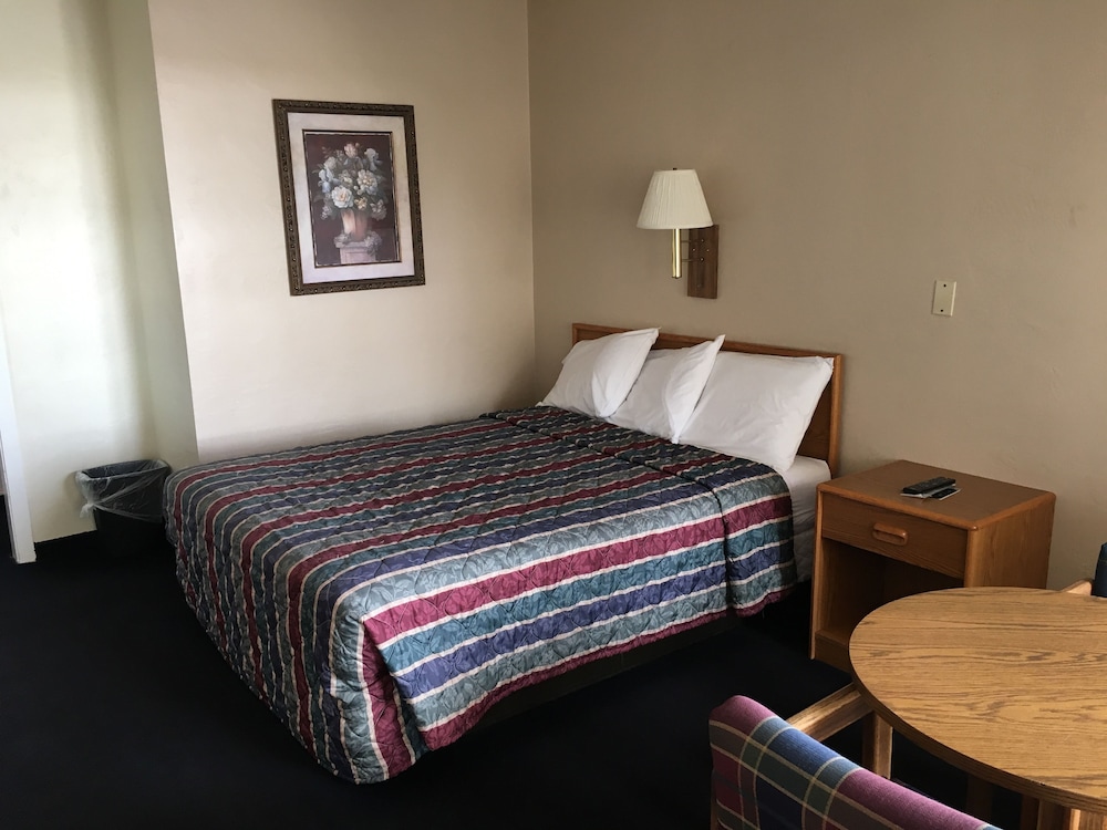 The Monticello Inn - photo 16