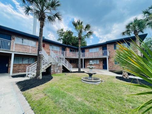 Perfect Vacation walk to the beach 1 — 4-Star Luxury Hotel in Myrtle Beach, United States