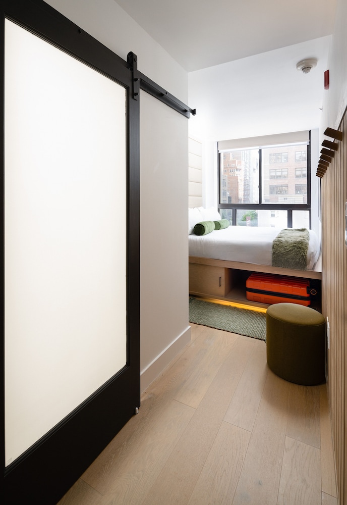 Little Charlie Hotel - photo 18