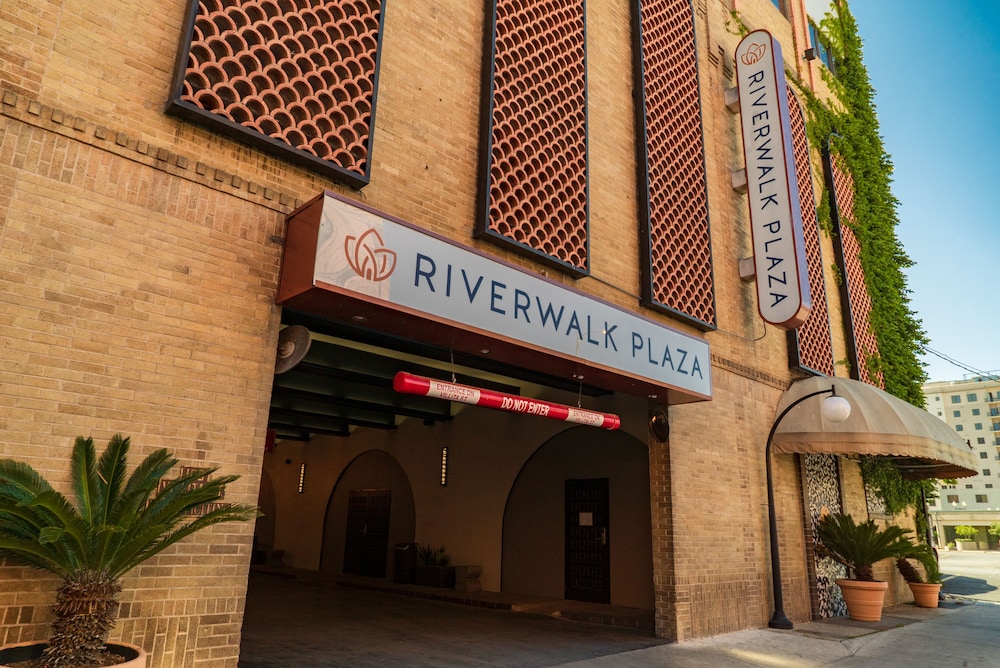 Riverwalk Plaza - photo 202