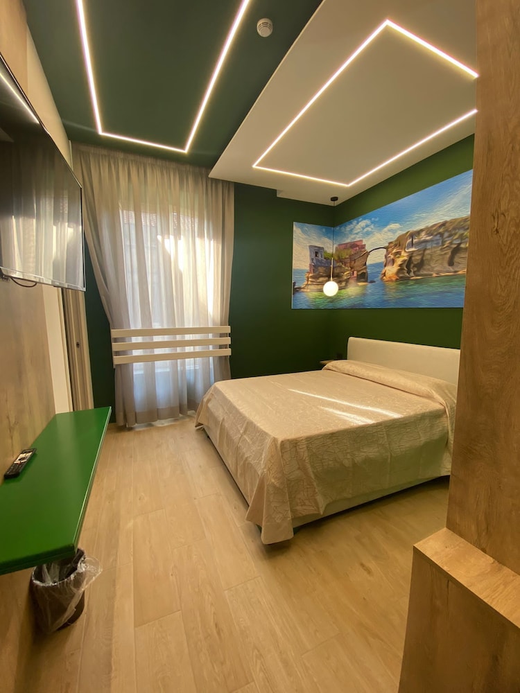 Relais Piazza del Plebiscito - carbon neutral hotel in Naples
