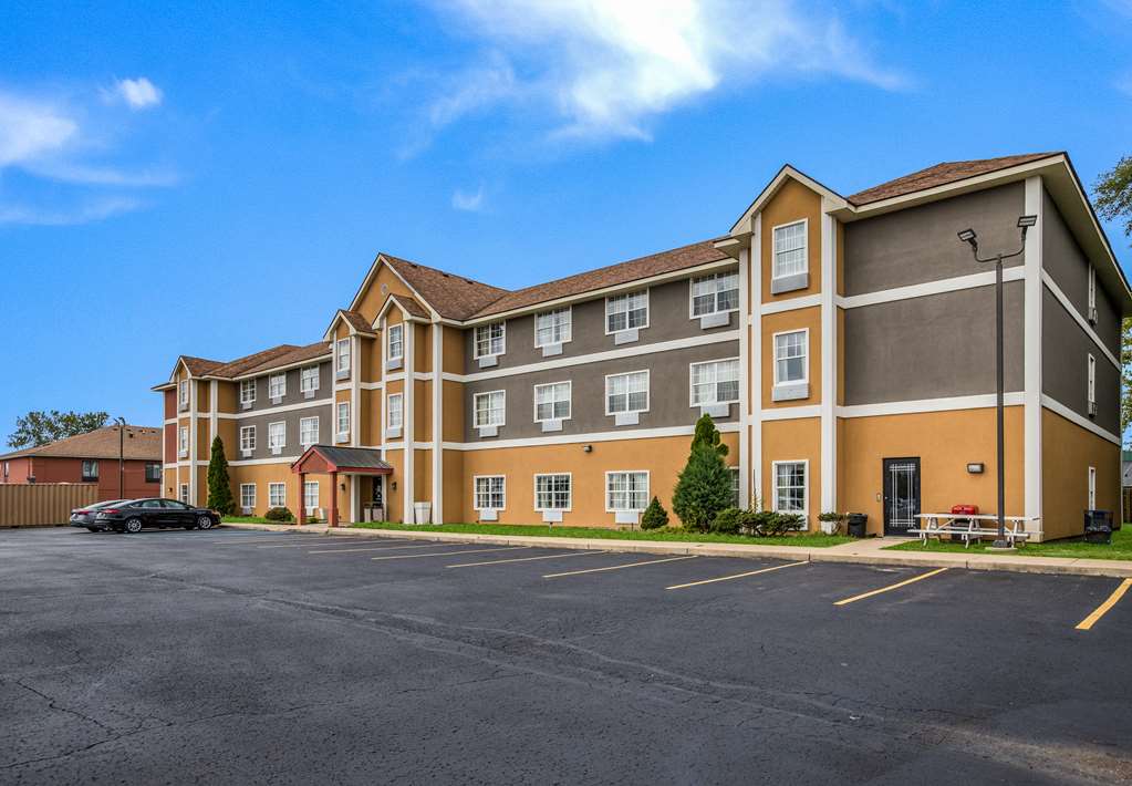 Americas Best Value Inn & Suites Three Rivers - featured photo