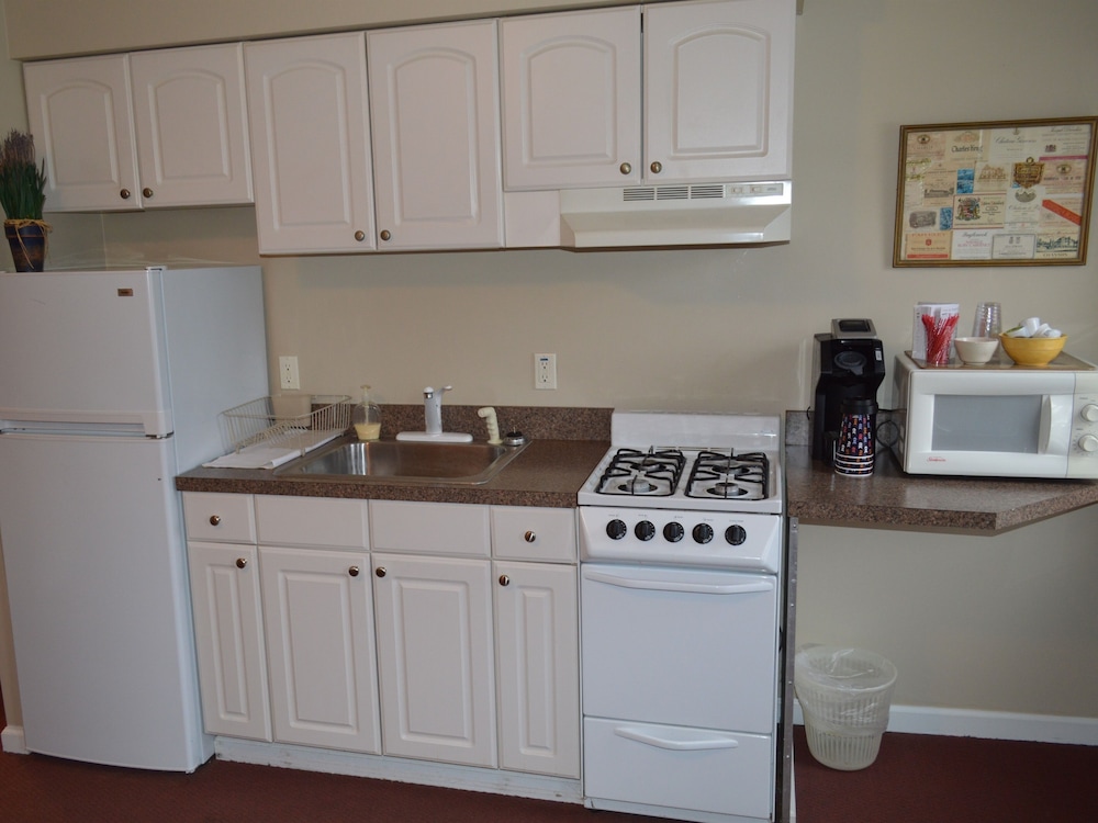 Canal Side Inn - photo 20