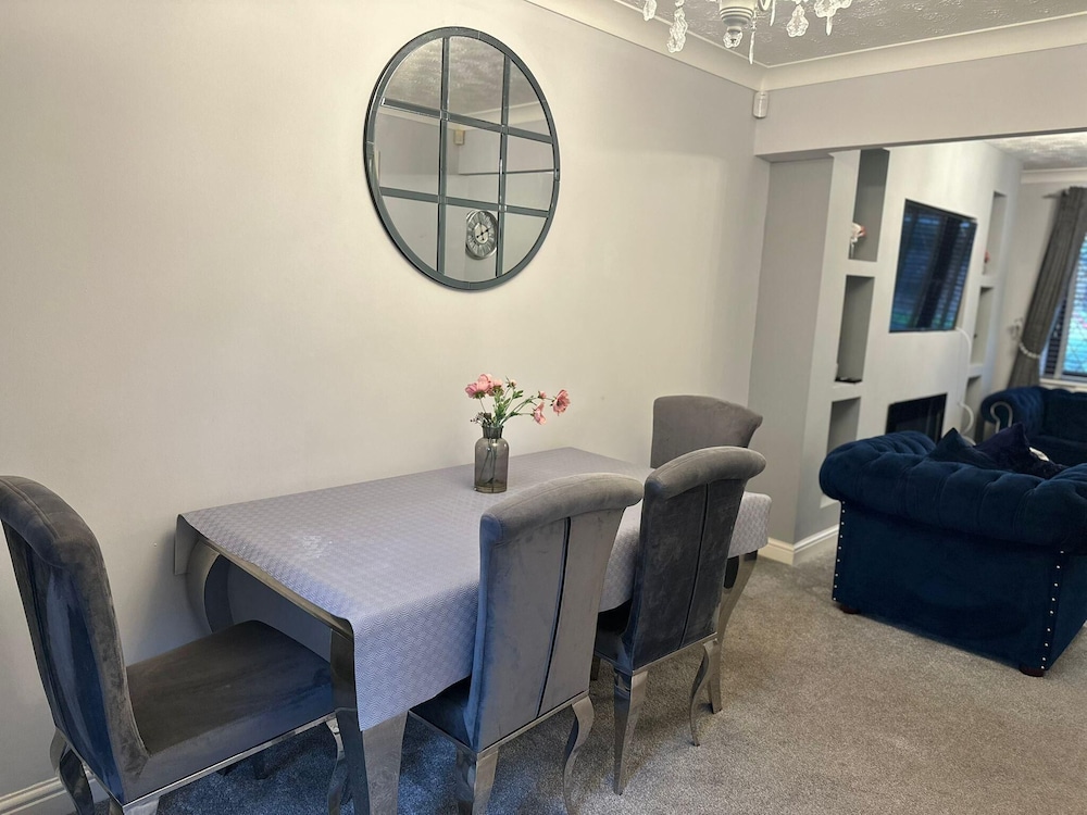 Cozy Rochdale Retreat for Families and Couples — hotel in Rochdale