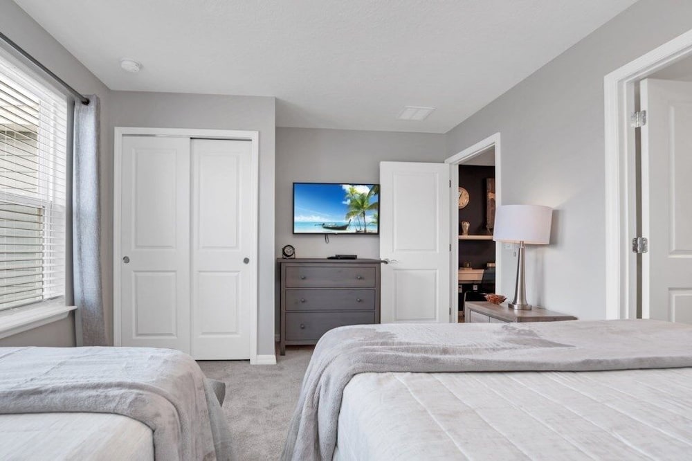 5 Bed With Fantastic Game Room In Fun Resort 5 Bedroom Townhouse by RedAwning - photo 7