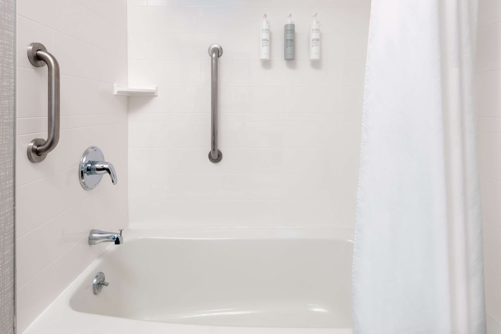 Hampton Inn Boston Bedford Burlington - photo 21